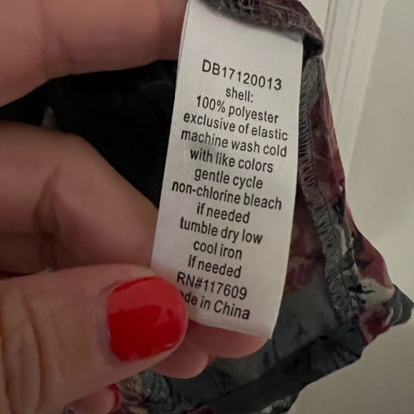 DownEast Floral Blouse size L (M120) - Picture 5 of 8